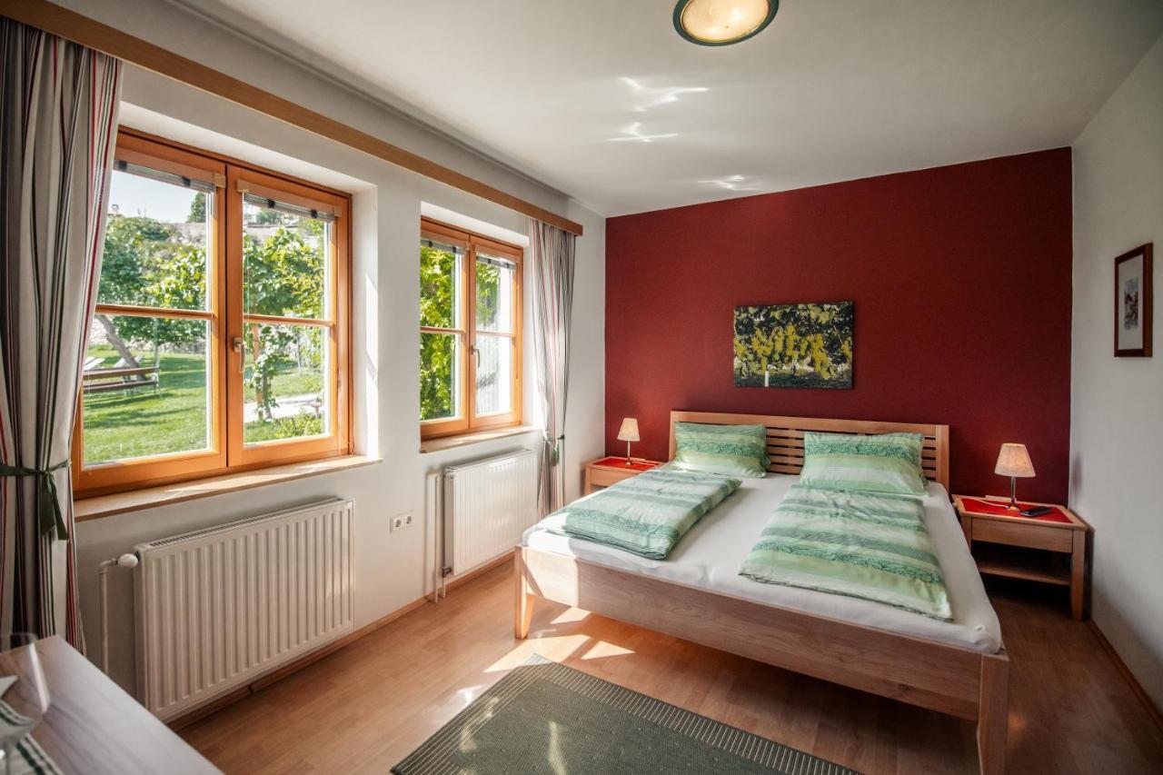 Winzerhof&Gästehaus Bernhard Weißenkirchen in der Wachau Exterior foto